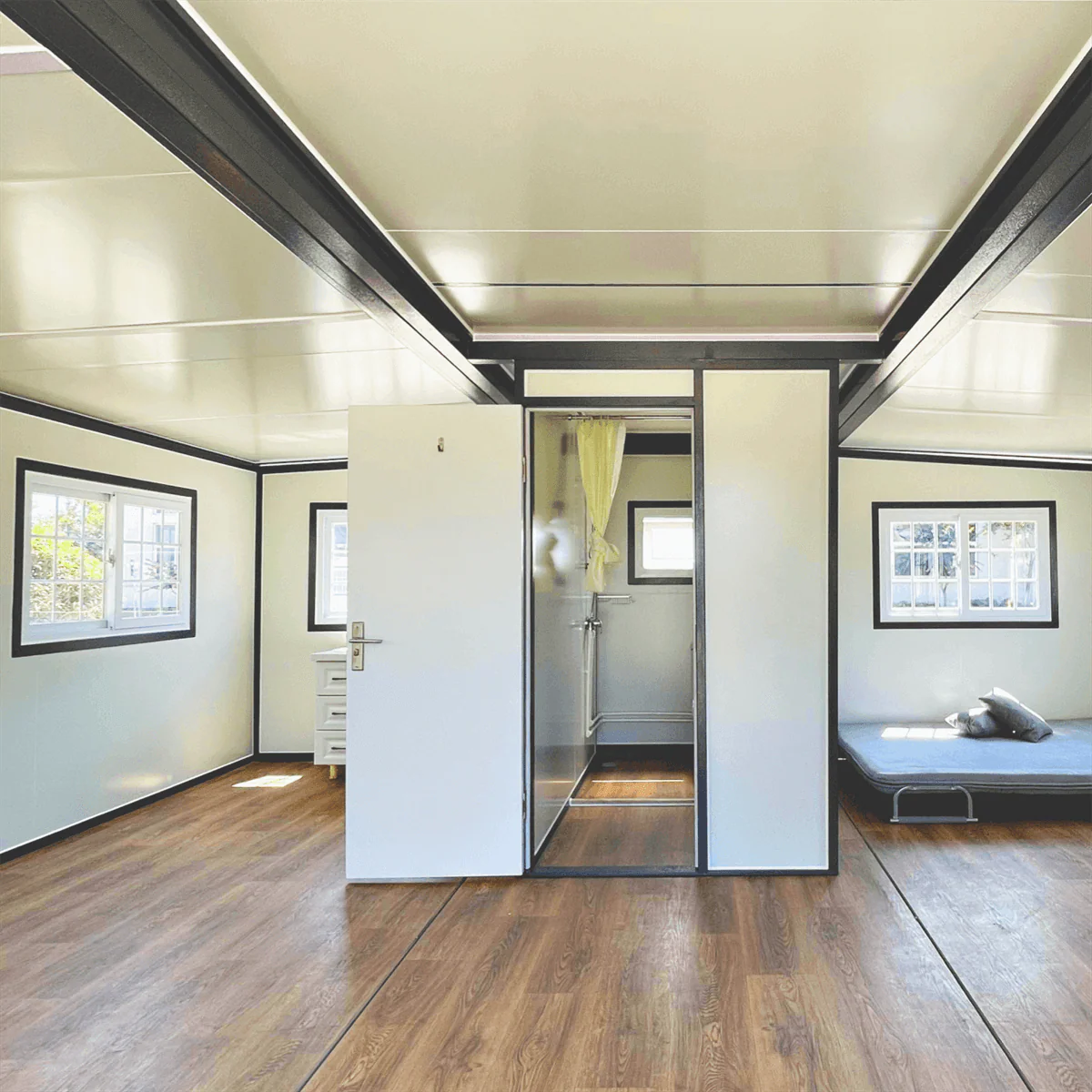 Expandable Prefab Tiny Home with Bathroom, Kitchen & Modern Villa-Style Design