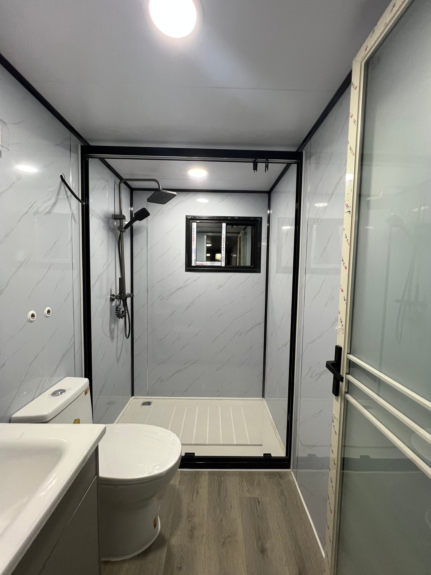Contemporary Expandable Prefab Container Home – Insulated Modular Tiny House